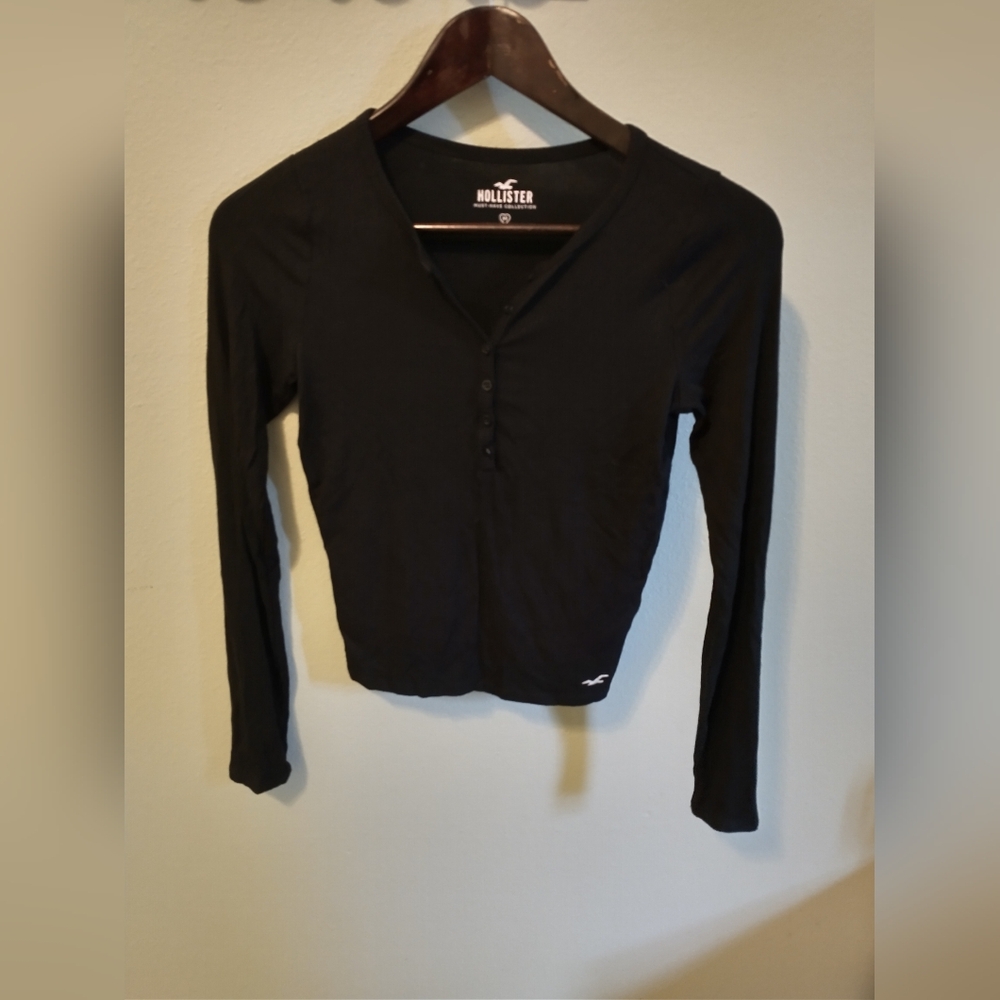 Hollister Long Sleeve Crop Top